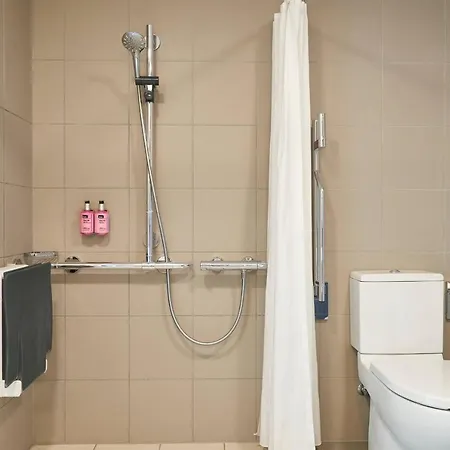 Moxy Paris Charles De Gaulle Airport Hotel Roissy-en-France