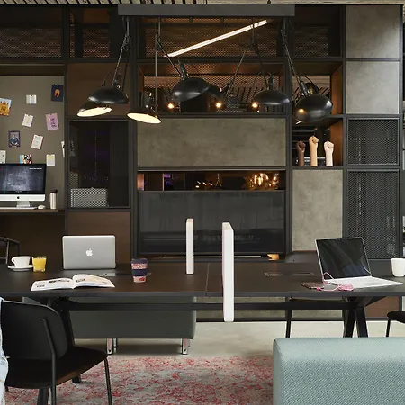 Moxy Paris Charles De Gaulle Airport Hotel Roissy-en-France