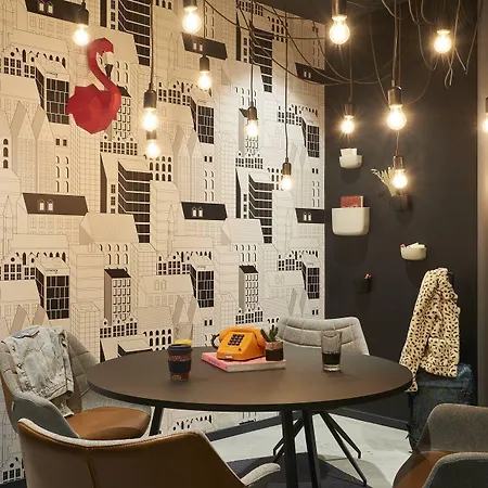 Moxy Paris Charles De Gaulle Airport מלון