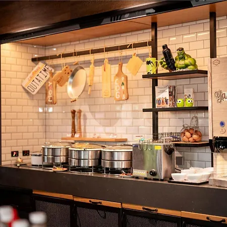 Moxy Paris Charles De Gaulle Airport Hotel Roissy-en-France
