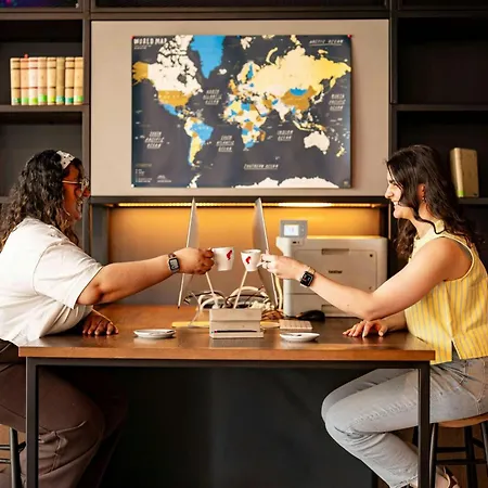 Hotel Moxy Paris Charles De Gaulle Airport