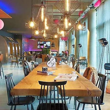 Hotel Moxy Paris Charles De Gaulle Airport 3*