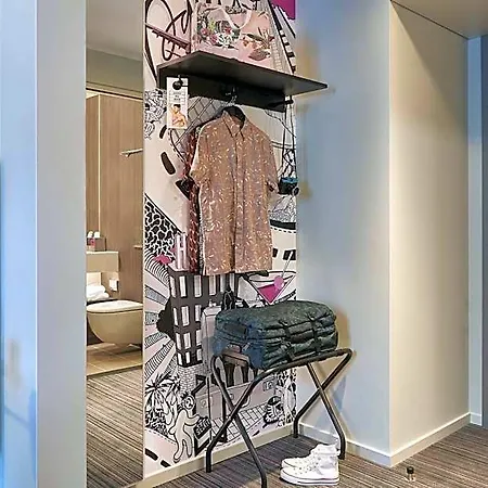 Hotel Moxy Paris Charles De Gaulle Airport 3*