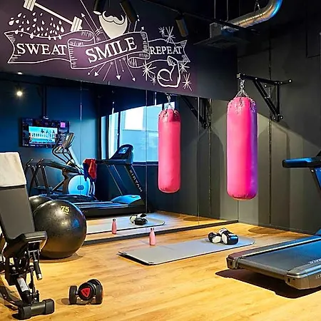 Moxy Paris Charles De Gaulle Airport 3*