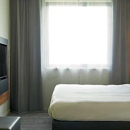 Hotel Moxy Paris Charles De Gaulle Airport