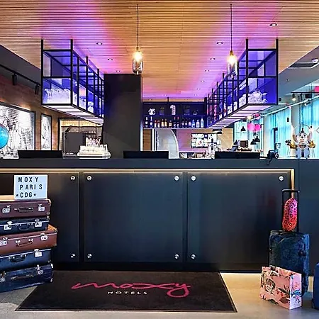 Hotel Moxy Paris Charles De Gaulle Airport 3*