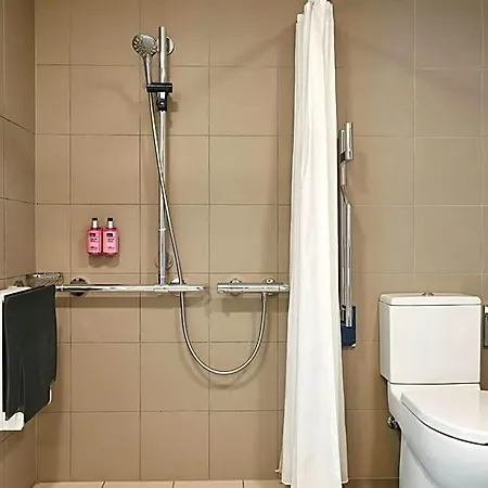 Hotel Moxy Paris Charles De Gaulle Airport Roissy-en-France