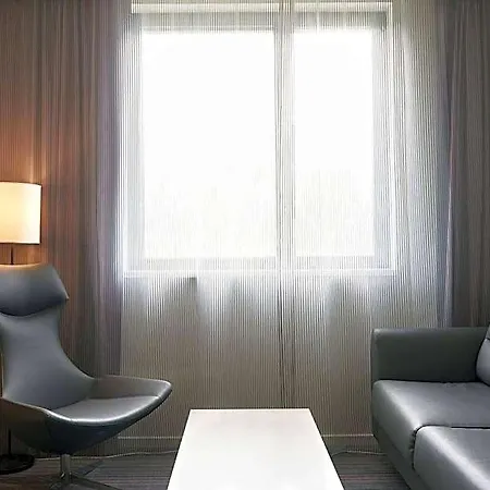 Hotel Moxy Paris Charles De Gaulle Airport Roissy-en-France