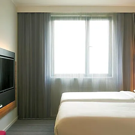 Moxy Paris Charles De Gaulle Airport Roissy-en-France