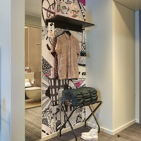 Hotel Moxy Paris Charles De Gaulle Airport 3*
