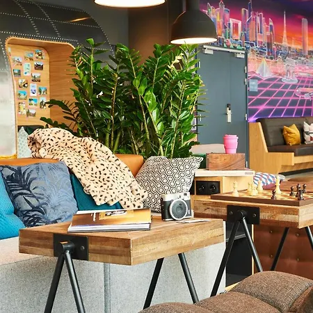 Hotel Moxy Paris Charles De Gaulle Airport