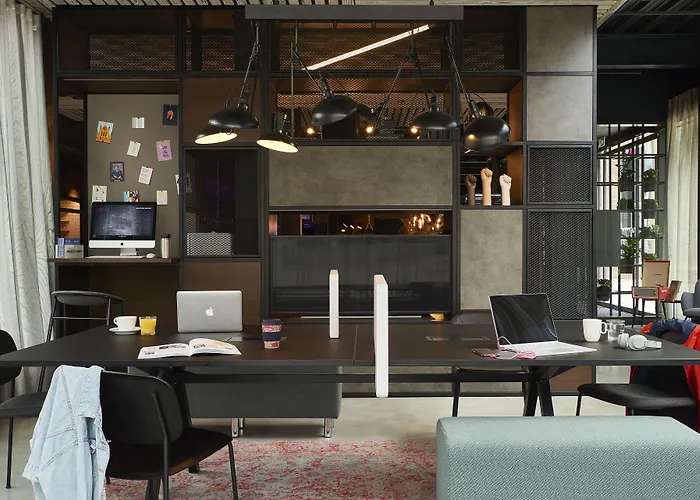 Moxy Paris Charles De Gaulle Airport Hotel Roissy-en-France