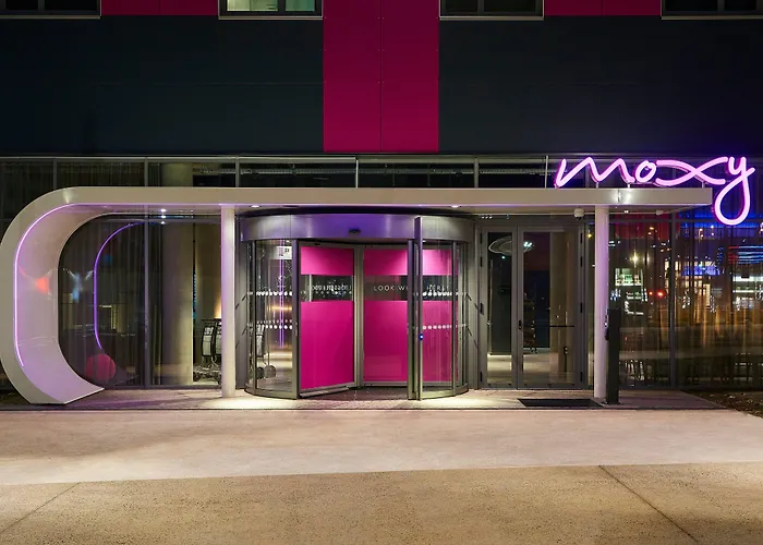 호텔 Moxy Paris Charles De Gaulle Airport 3*