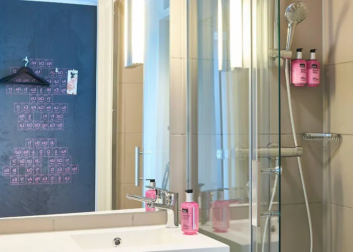 Hotel Moxy Paris Charles De Gaulle Airport 3*